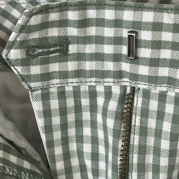 Land’s End women’s green/white gingham print shorts, size 2 - Picture 11 of 13